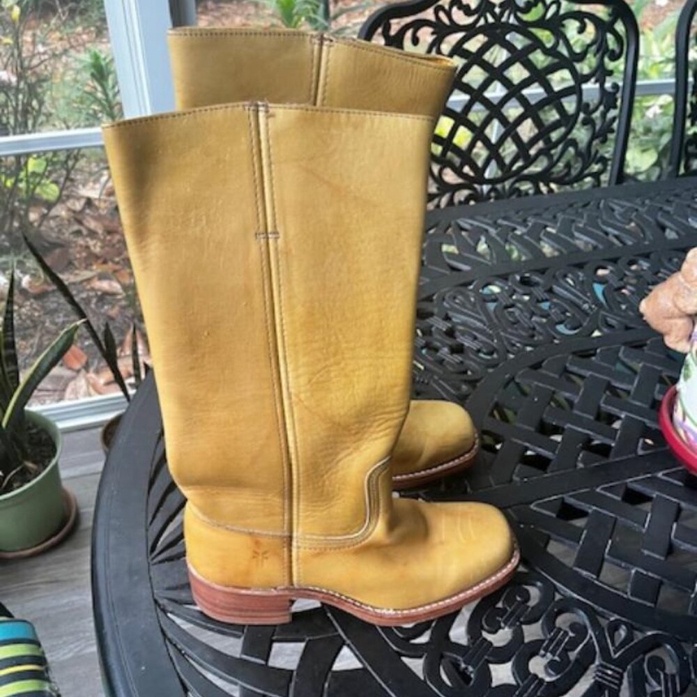 FRYE Banana boots 8.5